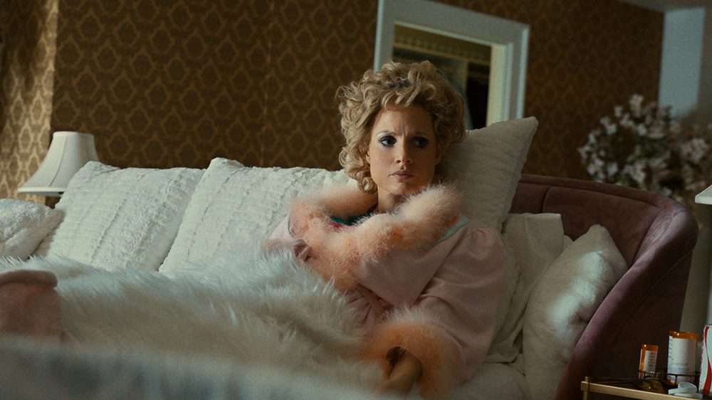 Jessica Chastain in the Eyes of tammy faye review