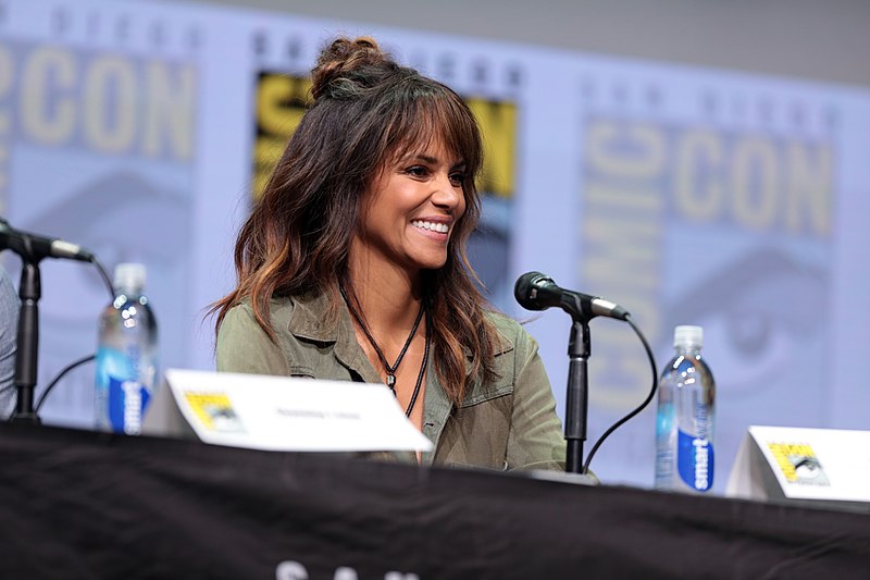 Halle Berry Criticizes Oscars Halle Berry Wants To Help Female Black Actors